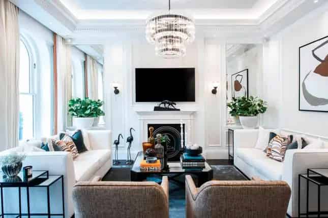 Elegant Kensington Apartment with Private Terrace