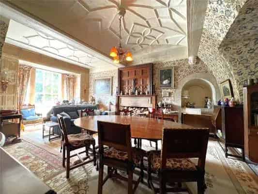 Grade II Listed Georgian Manor House with Apartments and 3 Acres