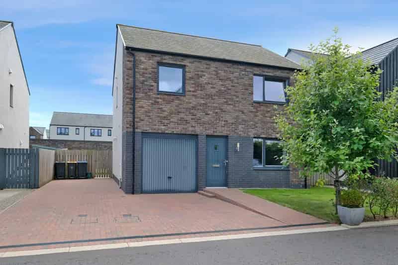 4 Bedroom Detached House in Dunnottar Park Stonehaven