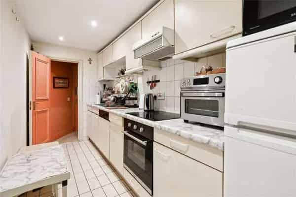 Grade II Listed Freehold Building with Development Potential