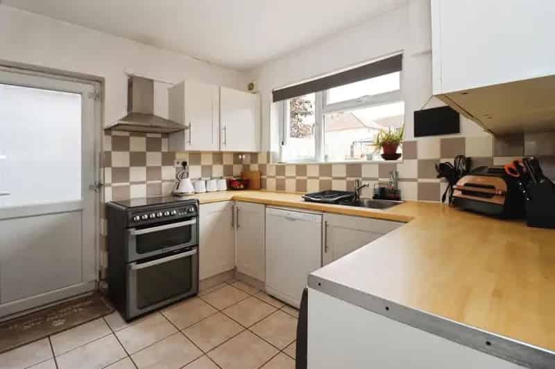 3 Bedroom Semi-Detached House for Sale BS10