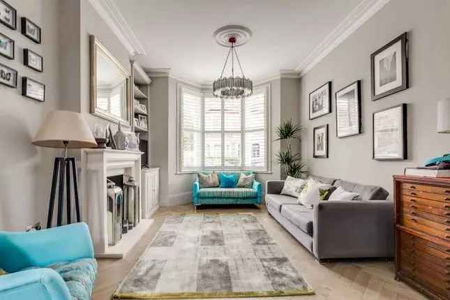 Terraced house to rent in Wroughton Road, London SW11