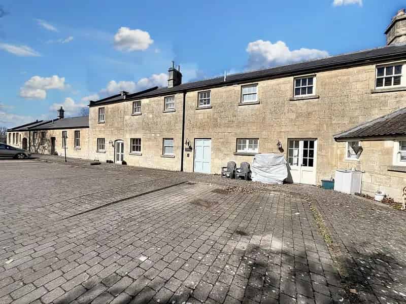 2 Bedroom Apartment House to Rent