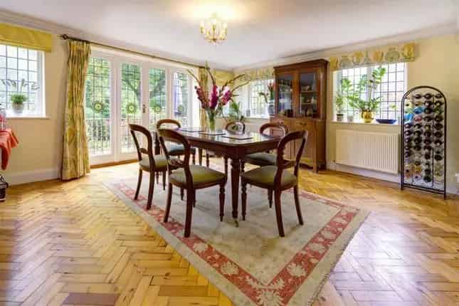 Six Bedroom House for Sale in Hampstead Garden Suburb NW11