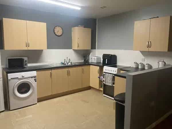 2 Bedroom Ground Floor Flat New Bathroom Open Plan Living
