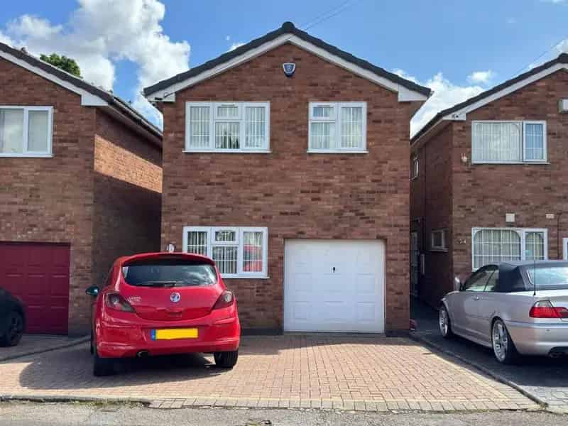 3 Bedroom Detached House For Sale