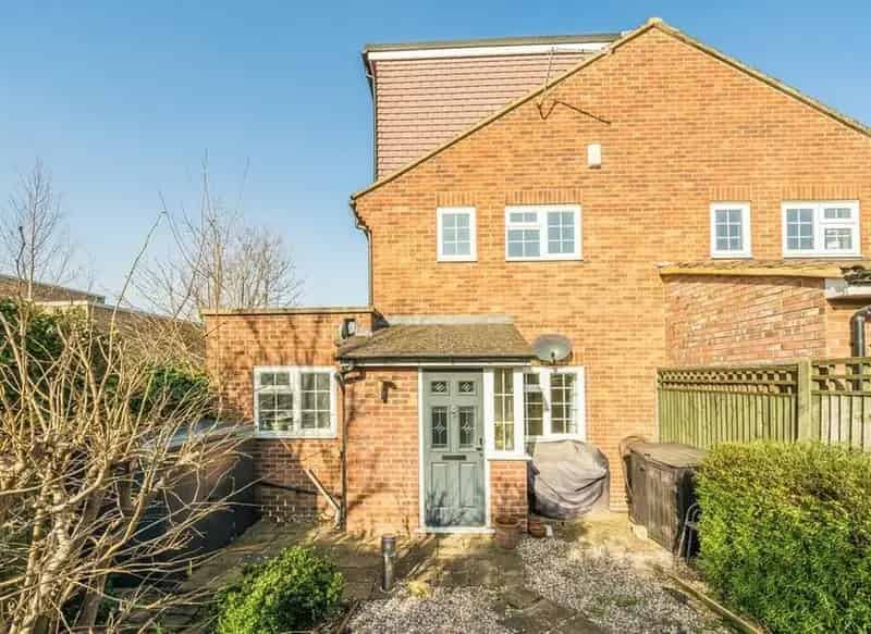 2 Bedroom House near Wandsworth Common Chain Free