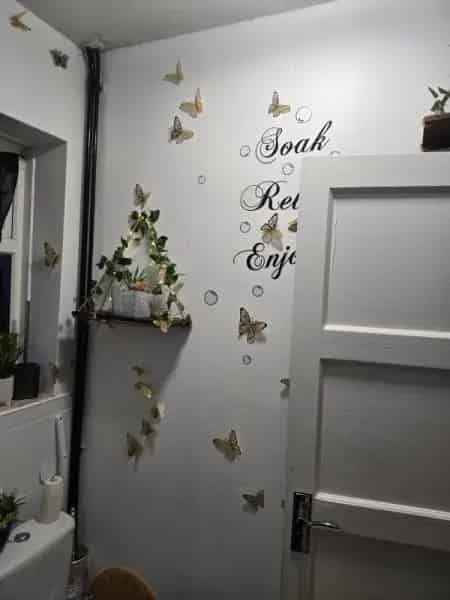 2-Bed Semi-Detached House with 3 Sheds and Large Gardens