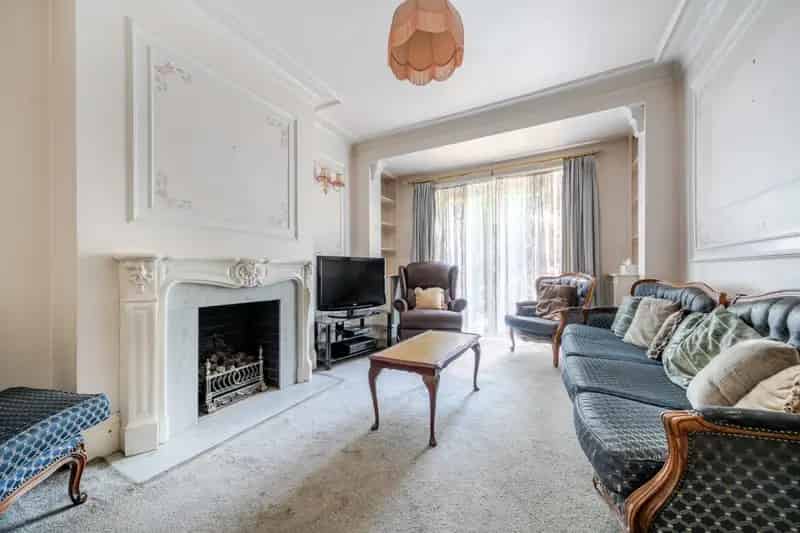 Edwardian Four Bedroom House Near Enfield Town Park