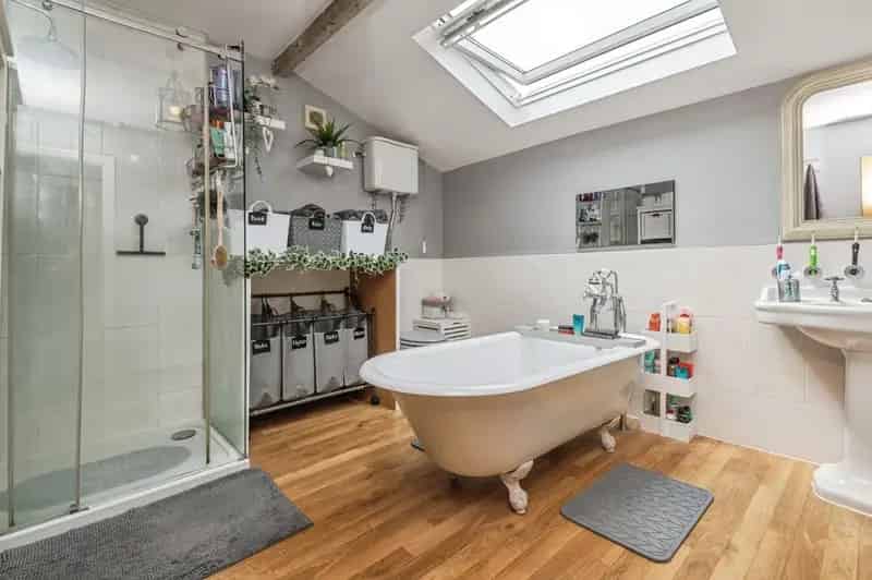 4 bedroom Detached House for sale, Horbury, West Yorkshire, WF4