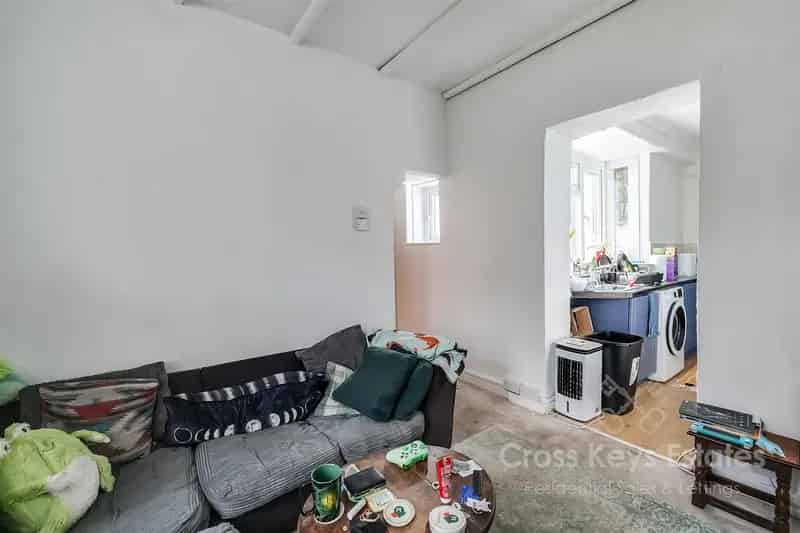 1 Bedroom Cottage Apartment For Sale