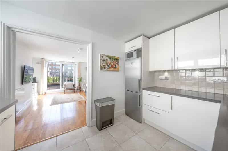 2 Bedroom Apartment South Hampstead Near Tube Station