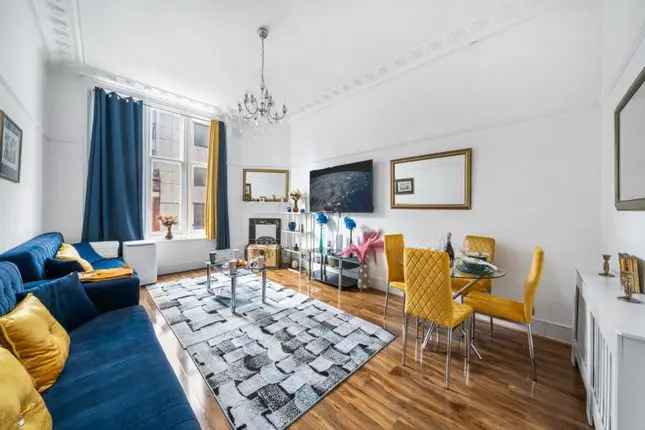 Flat to rent in Oxford Street, London W1C