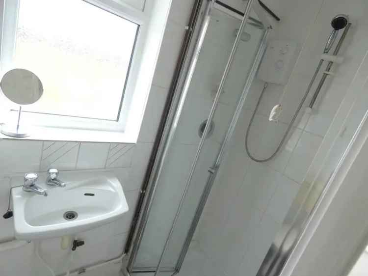 1 Bedroom Flat Kempston Near Amenities