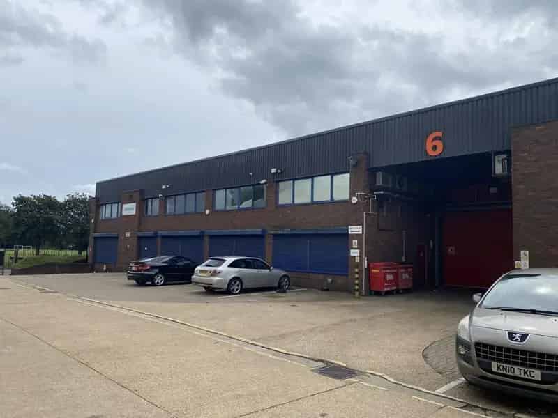 Merton Road Premises Near Southfields Tube Station