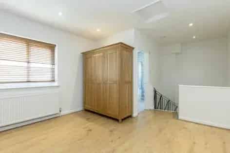 1 room house of 75 m² in London