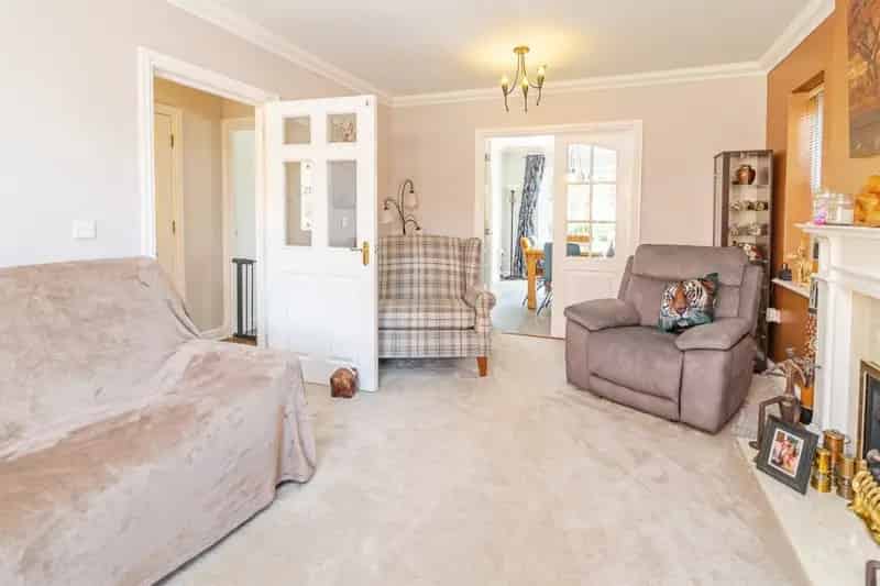 Four Double Bedroom Family Home Monkston