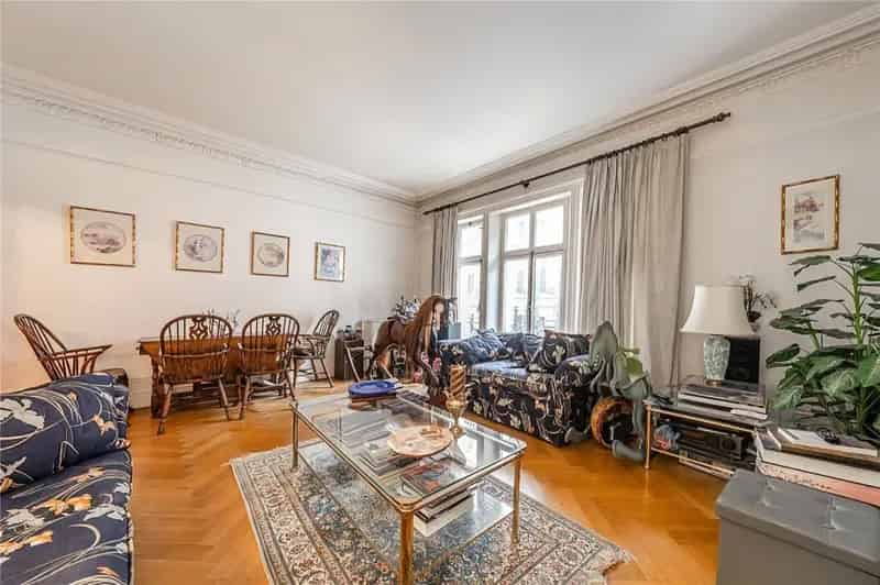3 Bedroom Victorian Apartment for Sale in Victoria