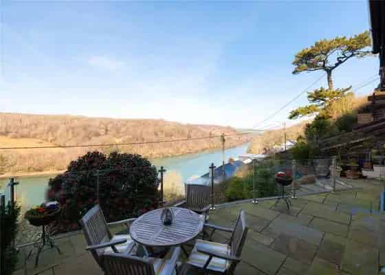 Stunning Semi-Detached Home in Looe with River Views