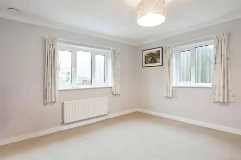 Modern Family Home in Hacheston, 3 Double Bedrooms, Large Garden