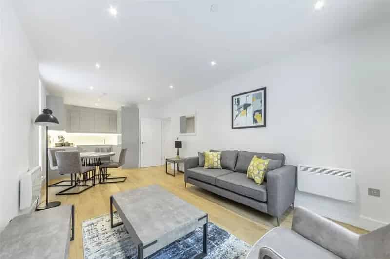 2 Bedroom Apartment Birmingham City Centre Private Terrace Gym Concierge