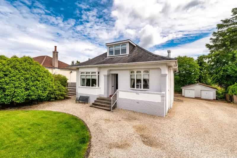3 Bedroom Detached House for Sale in Newton Mearns