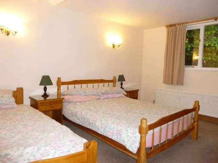 8 Bed Historic Chapel - Sleeps 20 - Grade II Listed