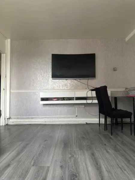 Flat For Rent in London, England