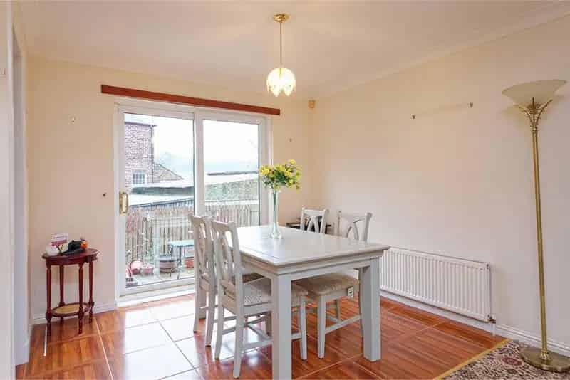 3 Bed Detached House 2 Reception Rooms Family Home