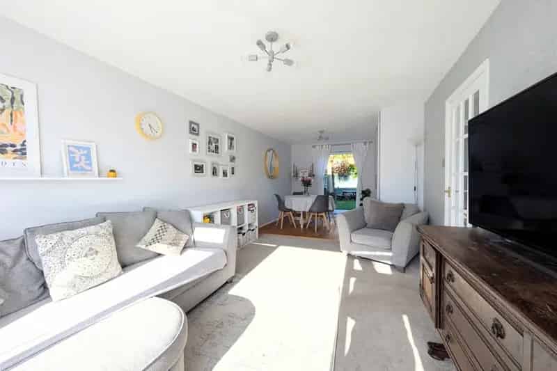 Three Bedroom Mid Terrace House Near Pevensey Castle