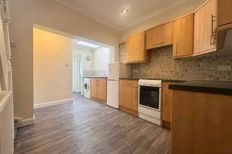Two Bedroom House in Hull HU9 Available Now