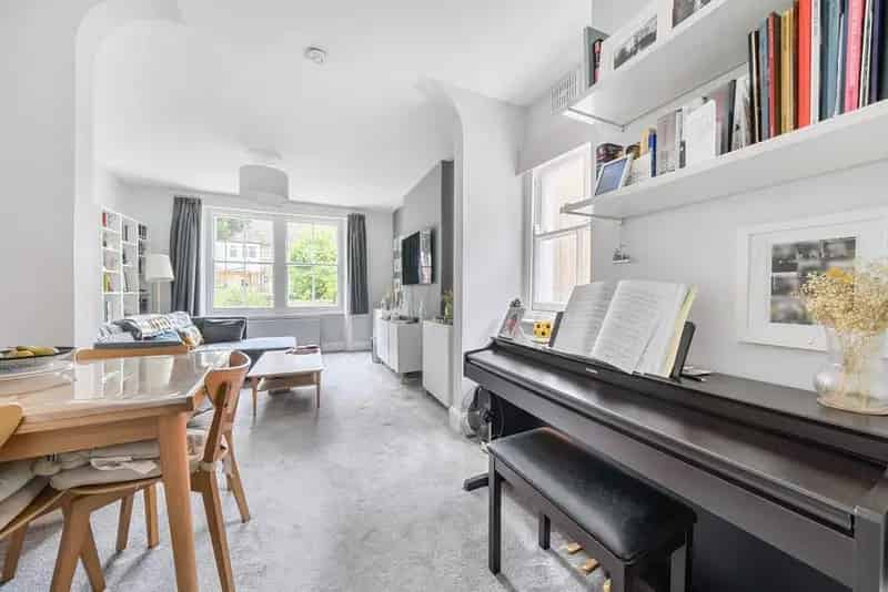 Broxholm Road Property: Convenient Location Near West Norwood and Streatham Hill