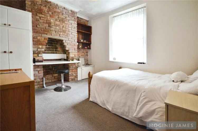 5 bedroom terraced house for sale