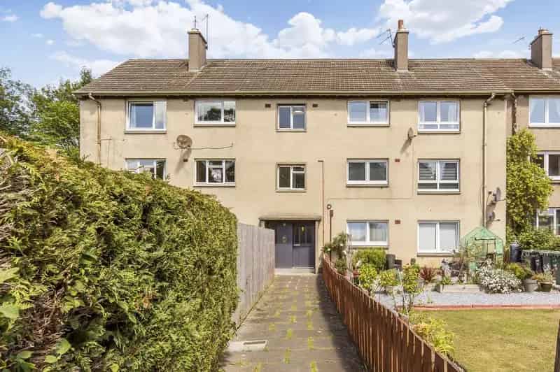 2 bedroom flat for sale