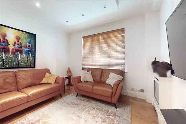 Flat for sale in Maida Vale, London W9