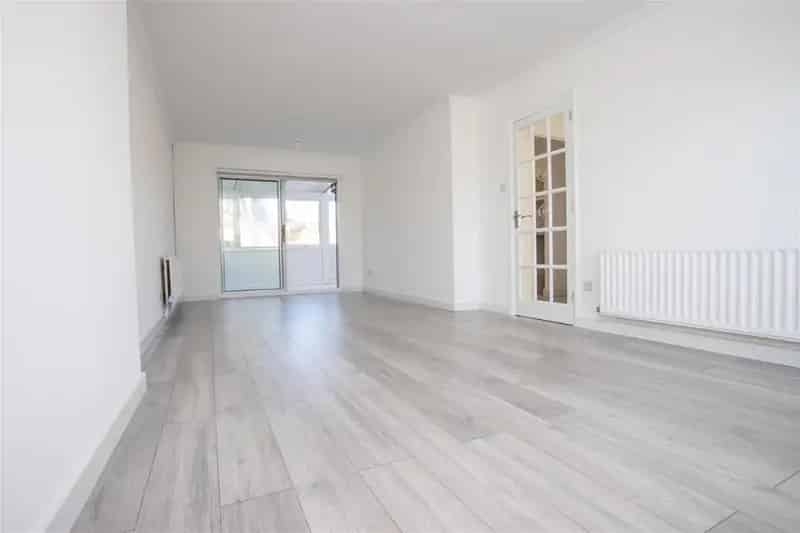 4 Bed House for Sale Near Beach and Schools