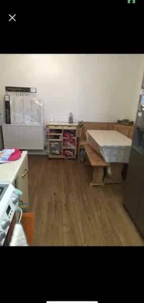 4 Bed End Terrace House Near Schools and Shops