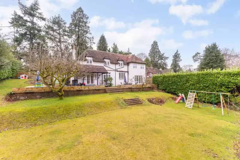 5 Bedroom Family Home for Sale in Churt