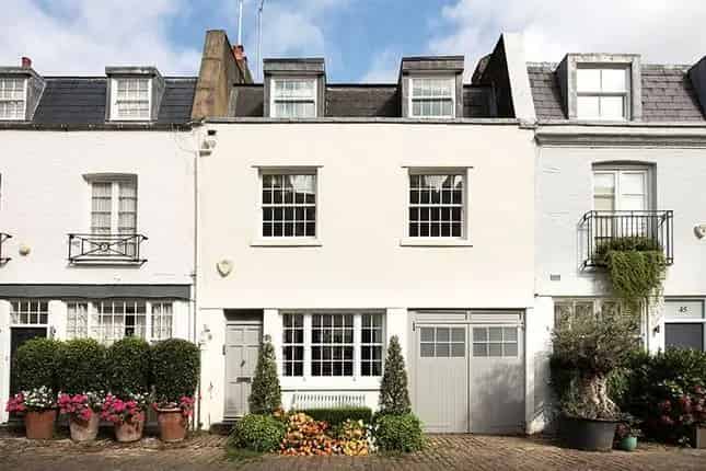 3 Bedroom House for Sale Hyde Park Gardens Mews London W2