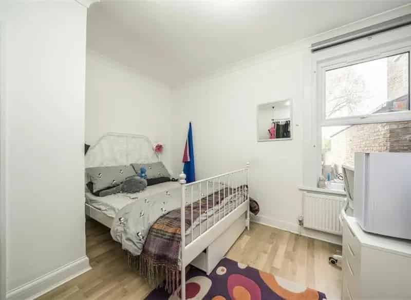 One Double Bedroom Ground Floor Maisonette Ladywell