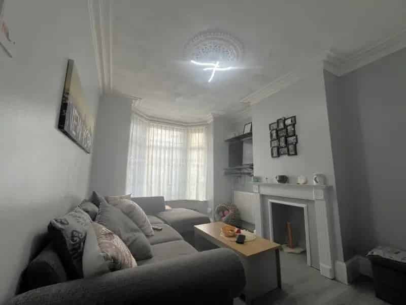 3 Bedroom Mid Terrace House Southsea Hampshire
