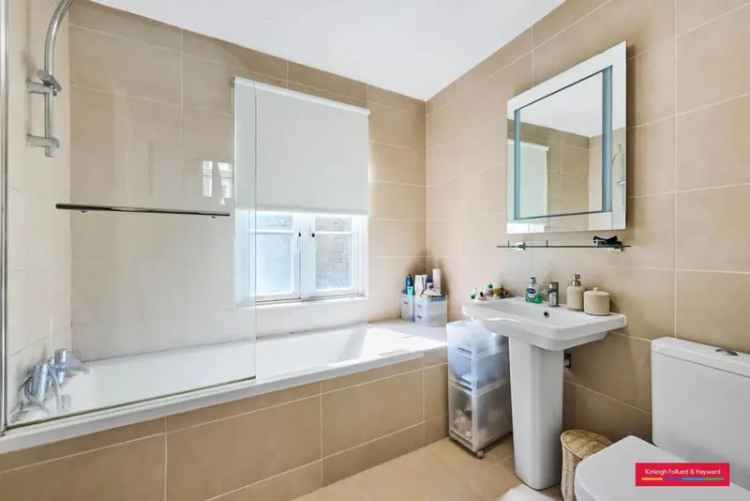 One Bedroom Flat W14 Near Barons Court West Kensington