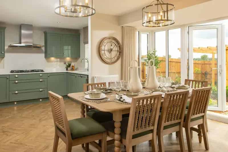 4 Bed House for Sale - Family Home with En-Suite and Garage