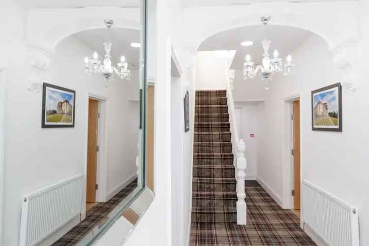 Spacious Room in Newly Refurbished 2-Bedroom Property