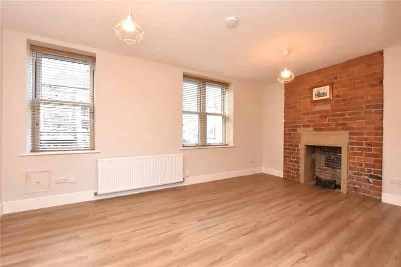 Elegant Period Conversion Duplex Apartment Two Double Bedrooms