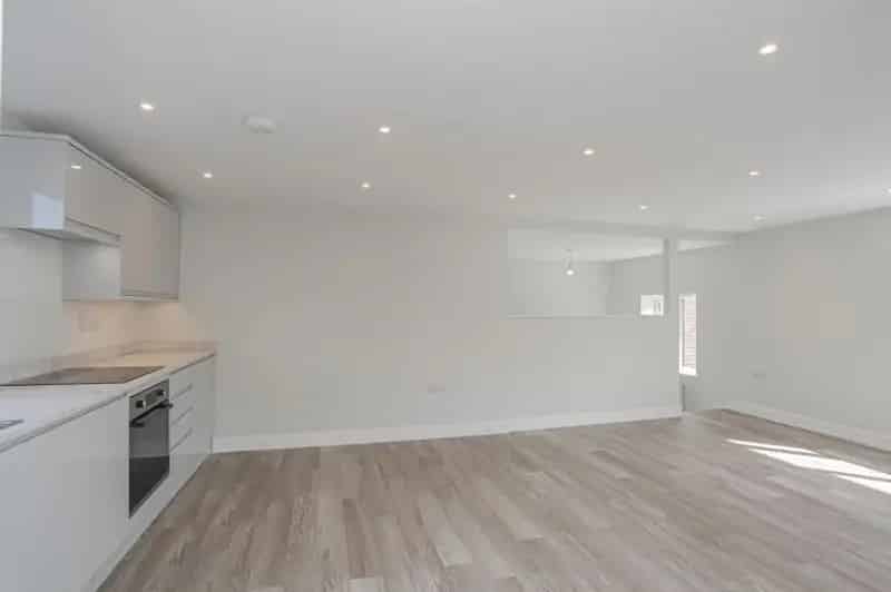 1 Bed Flat for Sale Near Town Centre