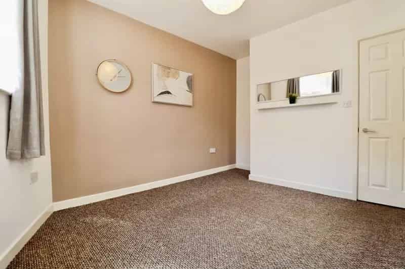 2 Bedroom Mews Terrace House Near Penarth Town Centre