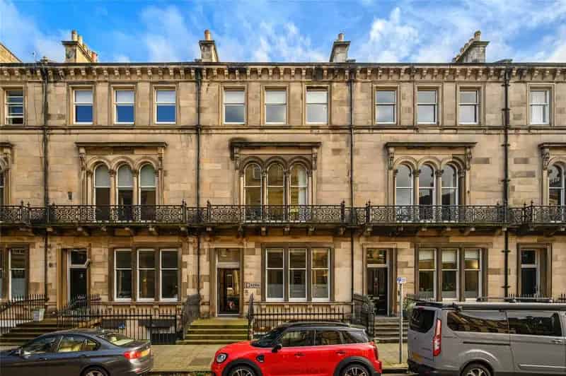 3 Bedroom Apartment for Sale in Edinburgh West End