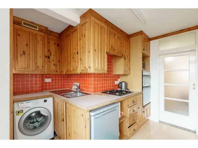 2 Bedroom Garden Flat for Sale in Morningside