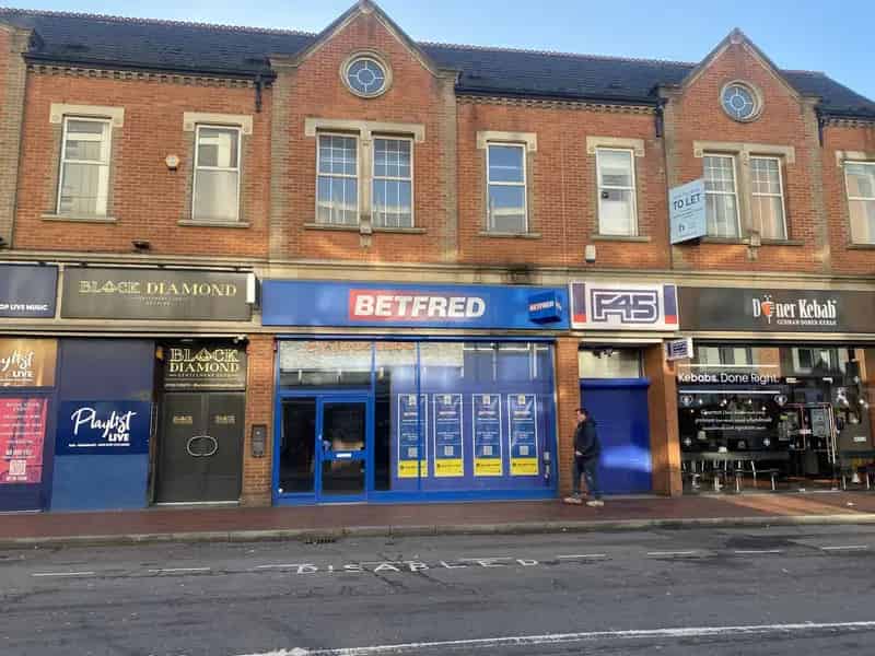 Retail Unit for Lease - Suitable for Restaurants and General Retail